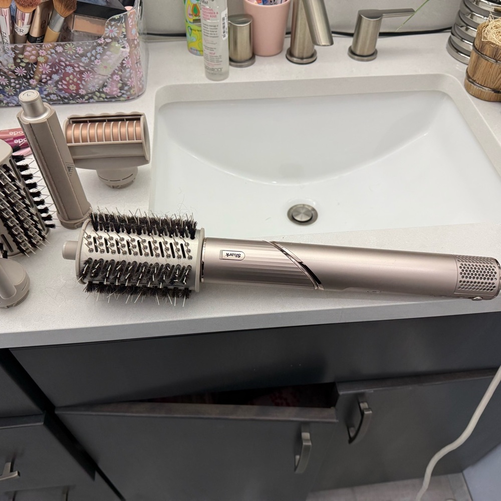 Hair Dryer Brush with Round Volumizing Brush Head - Rose Gold